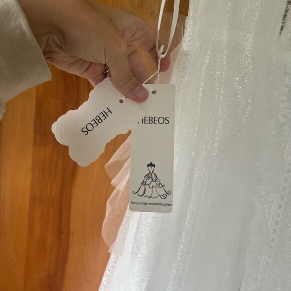 Hebeos White Embellished lace tulle Wedding Gown - Picture 5 of 11